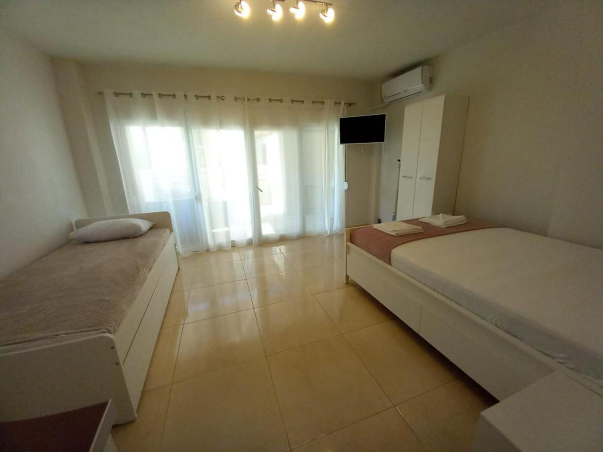 Apartamento Elenis House Néa Péramos Exterior foto