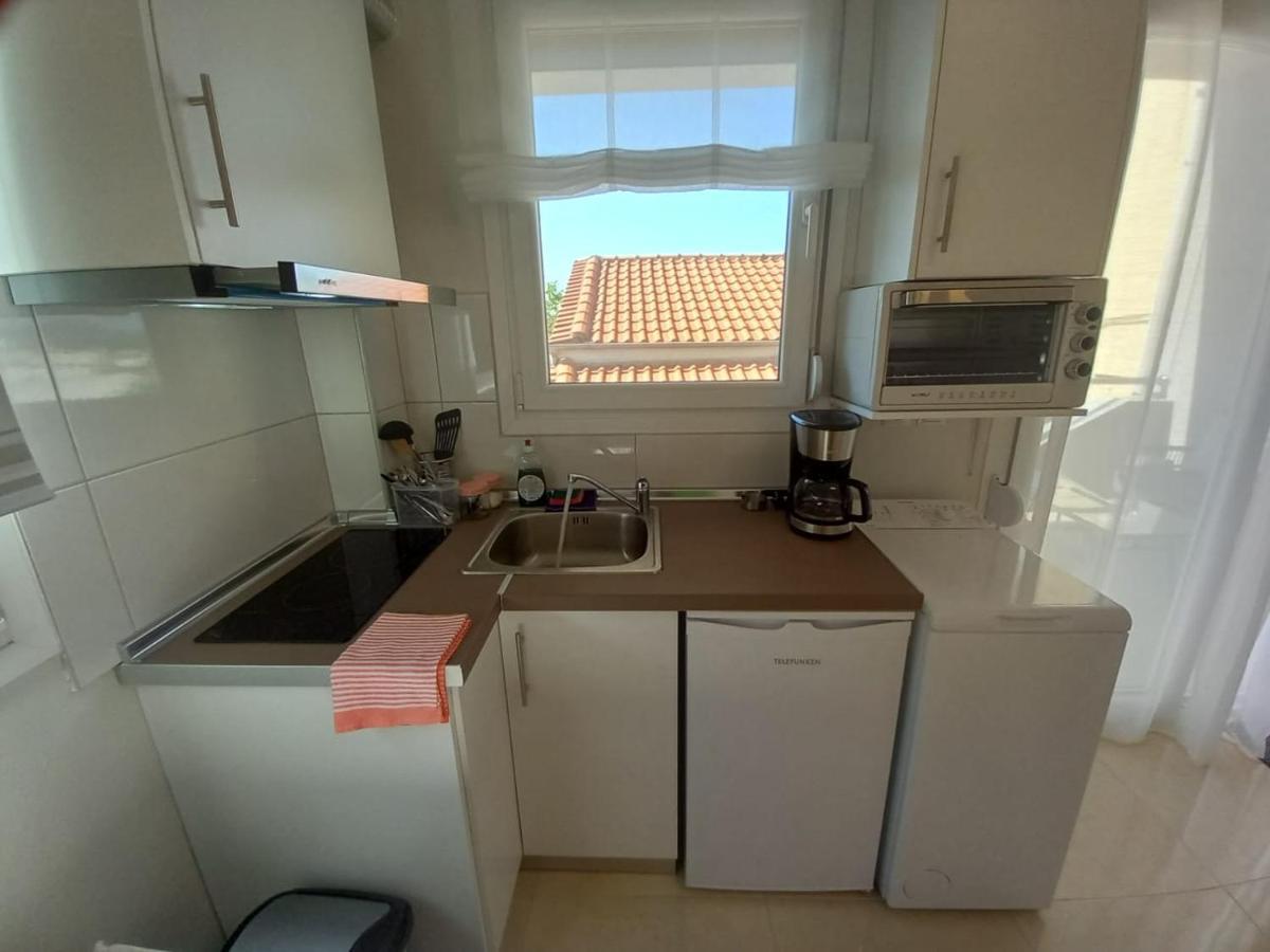 Apartamento Elenis House Néa Péramos Exterior foto